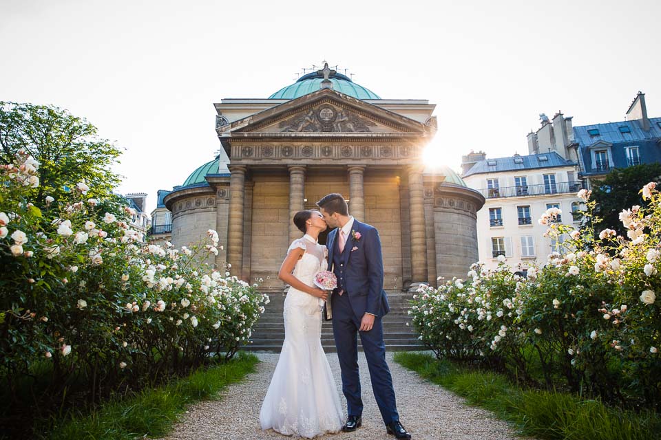 photo de mariage à l'église à Paris